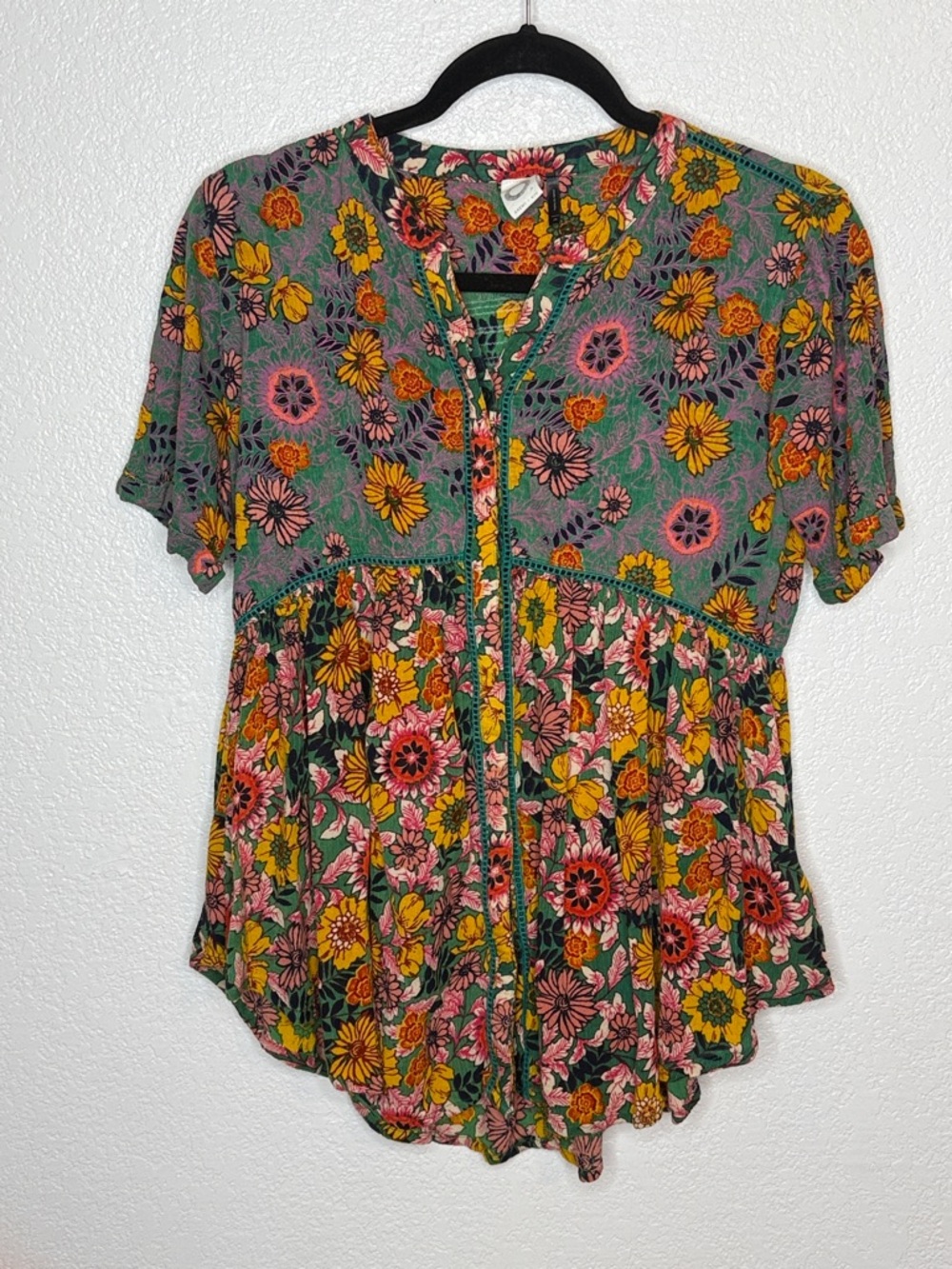 Anthropologie Akemi Kin Multi Color Floral Boho Button Down Top Size XS